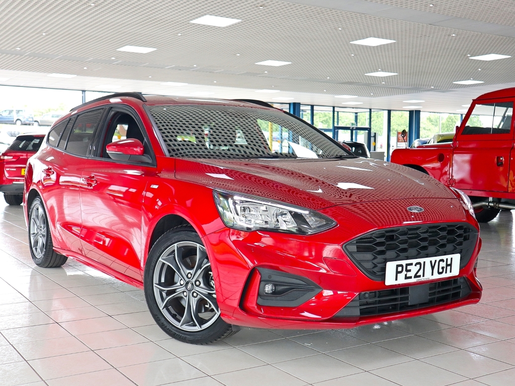 Compare Ford Focus 1.5 St-line Tdci PE21YGH Red