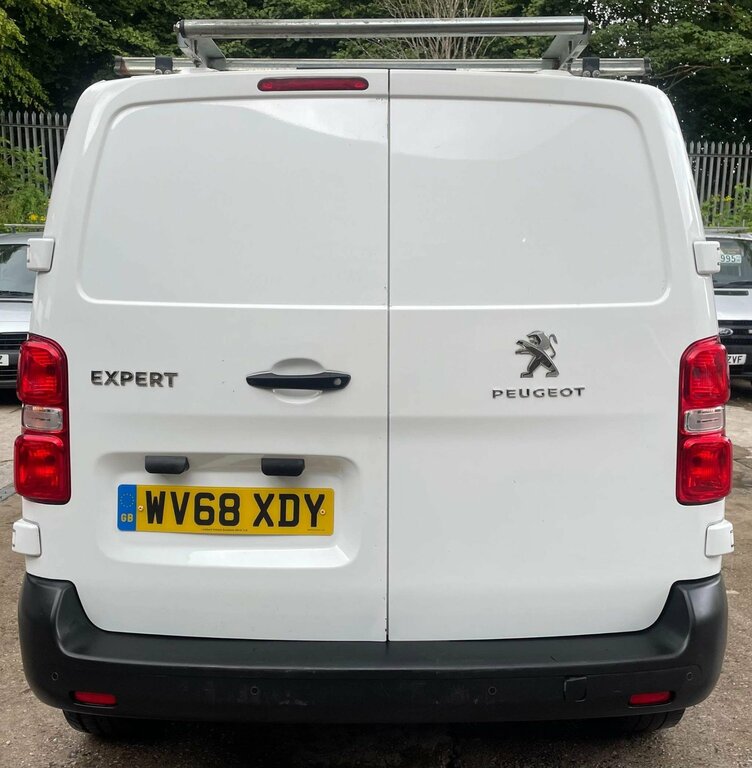 Compare Peugeot Expert Expert Pro Standard Bluehdi WV68XDY White