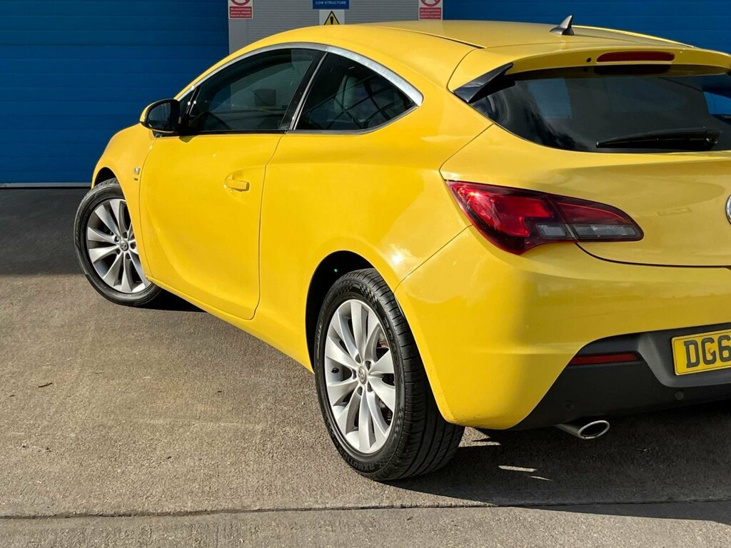 Vauxhall Astra GTC Gtc 2.0 Cdti Yellow #1