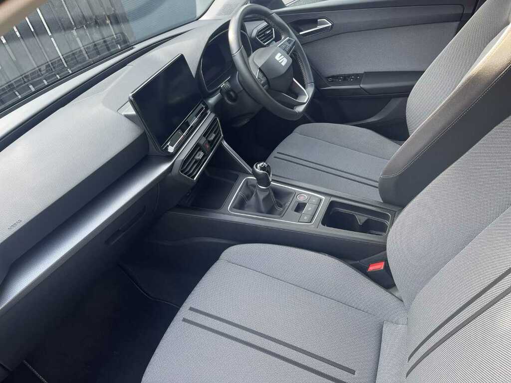 Compare Seat Leon 1.5 Tsi Evo Se Dynamic YD70AKN 