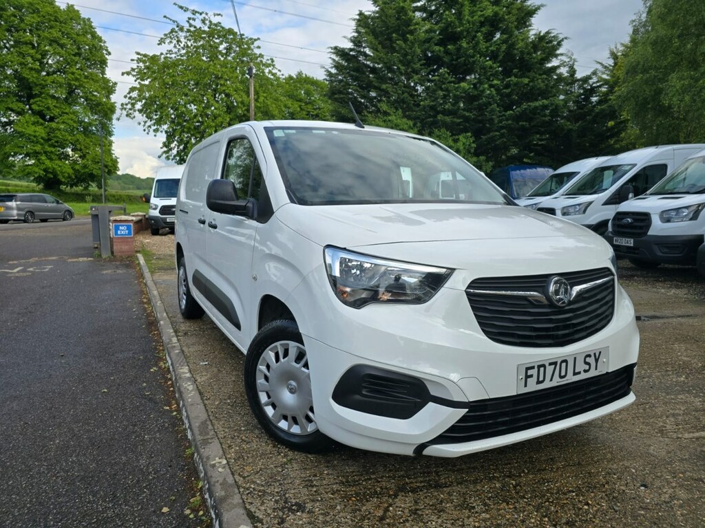 Compare Vauxhall Combo Cargo 2300 1.5 Turbo D 100Ps H1 Sportive Van FD70LSY White