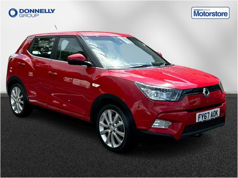 Compare SsangYong Tivoli 1.6 Ex FY67AOK Red