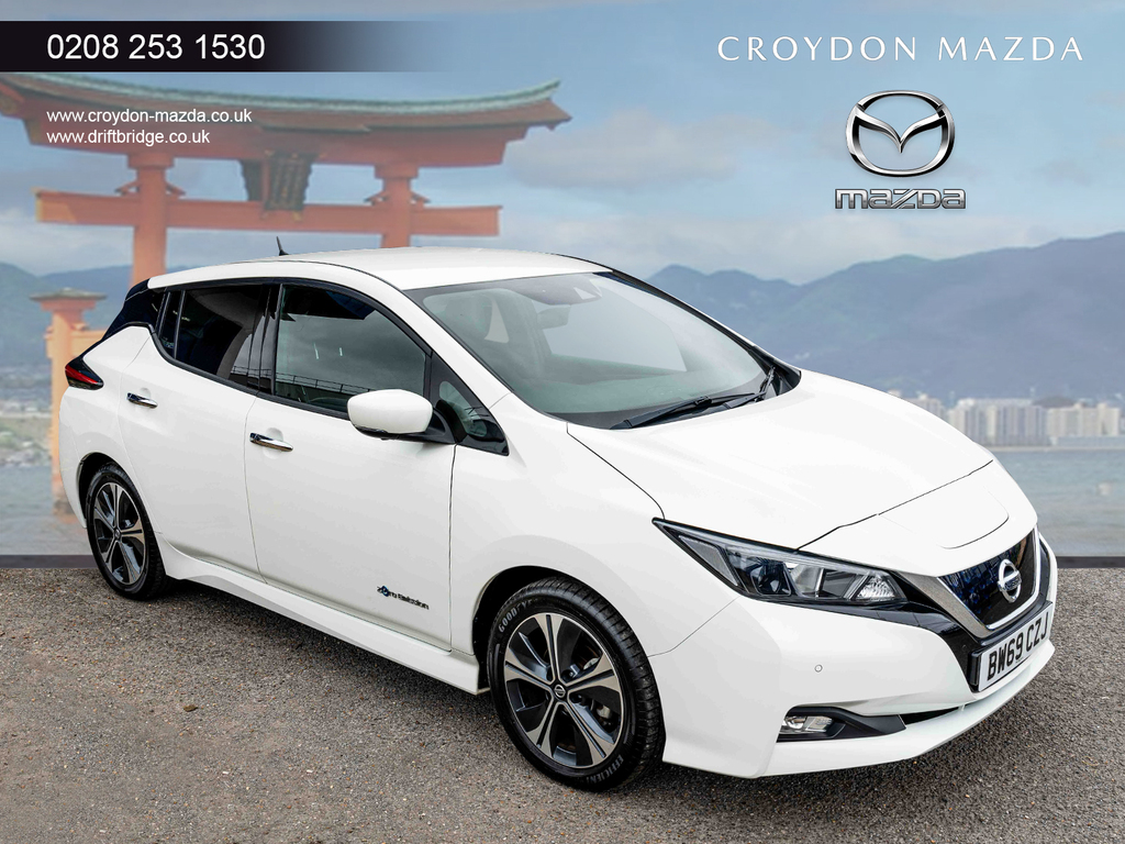 Compare Nissan Leaf 110Kw N-connecta 40Kwh BW69CZJ White