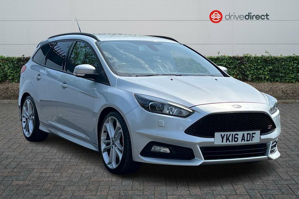 Compare Ford Focus 2.0T Ecoboost St-3 Estate YK16ADF 