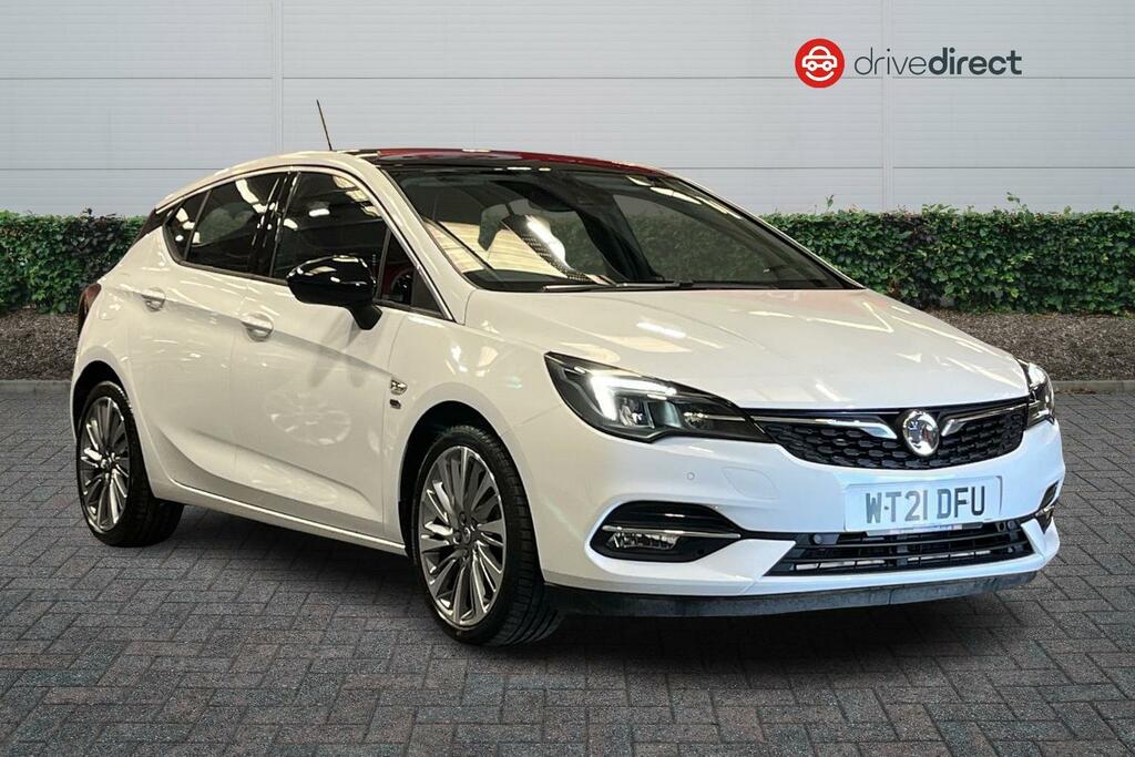 Compare Vauxhall Astra 1.5 Turbo D Griffin Edition Hatchback WT21DFU White