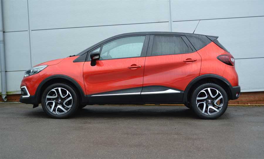 Compare Renault Captur Dci Energy Iconic Suv RO68NJF Red