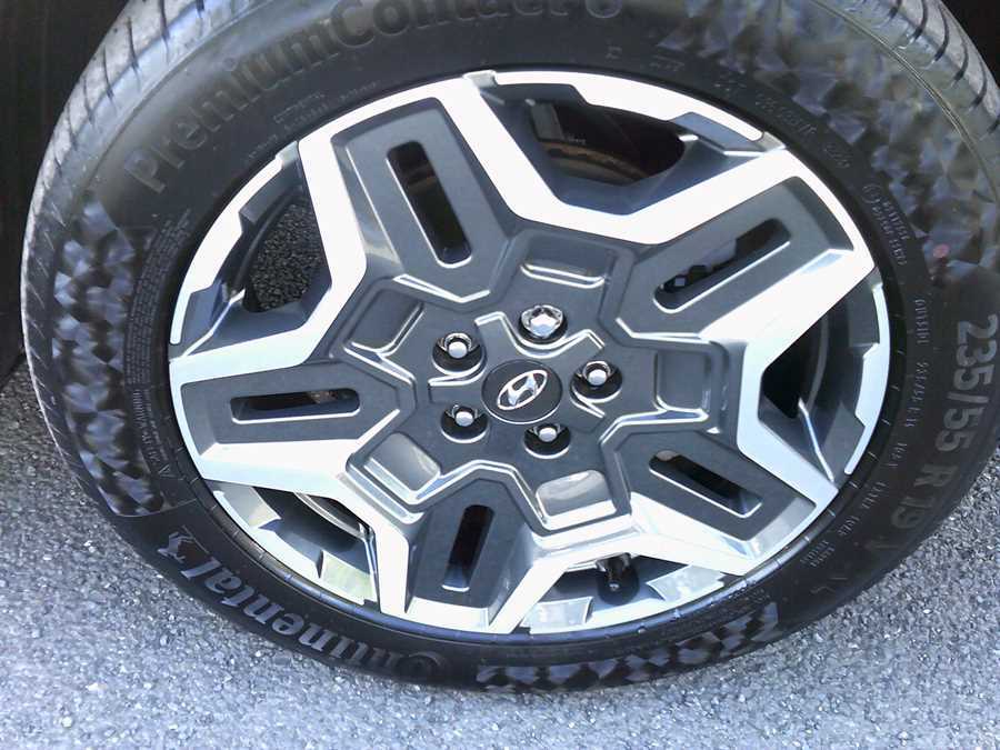Compare Hyundai Santa Fe H T-gdi Ultimate Suv BL73YMV Grey