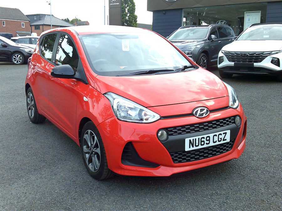 Compare Hyundai I10 Play Hatchback NU69CGZ Red