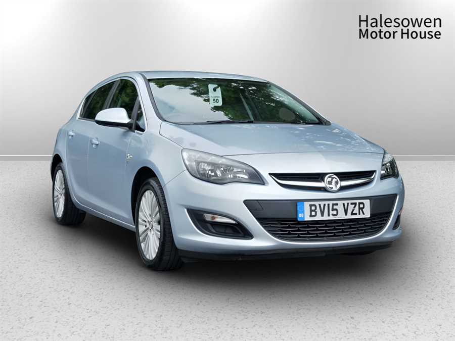 Compare Vauxhall Astra 16V Excite Hatchback BV15VZR Silver