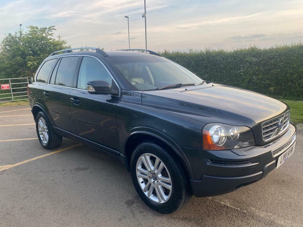 Compare Volvo XC90 2.4 D5 Se Lux Geartronic Awd LM11KHW Grey