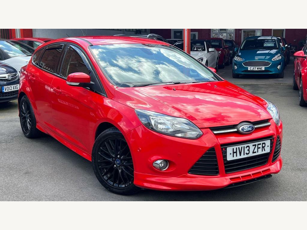 Compare Ford Focus 1.0T Ecoboost Zetec S Euro 5 Ss HV13ZFR Red