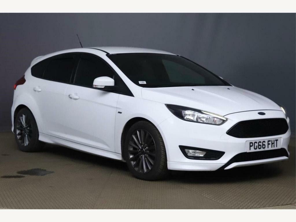 Compare Ford Focus 1.0T Ecoboost St-line Euro 6 Ss PG66FHT White