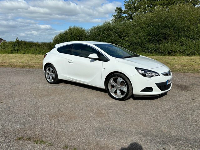 Compare Vauxhall Astra GTC Gtc 1.6 Sri Cdti Ss 134 Bhp RK15KCN White