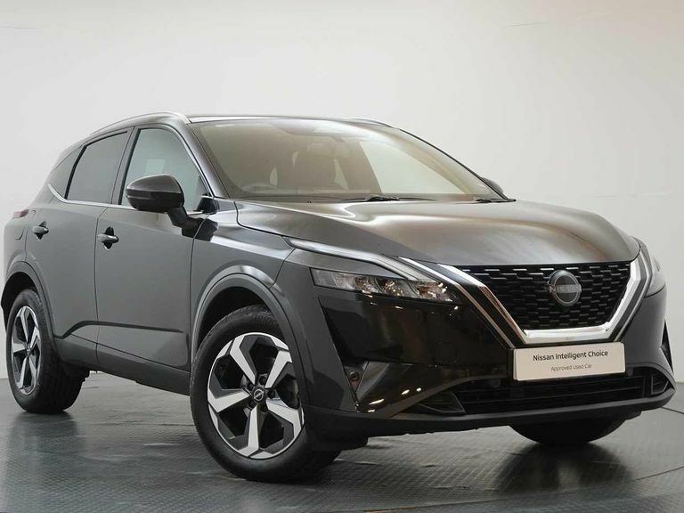 Compare Nissan Qashqai 1.3 Dig-t Mh 140 N-connecta With Glass Roof Sat KR72UAF Black
