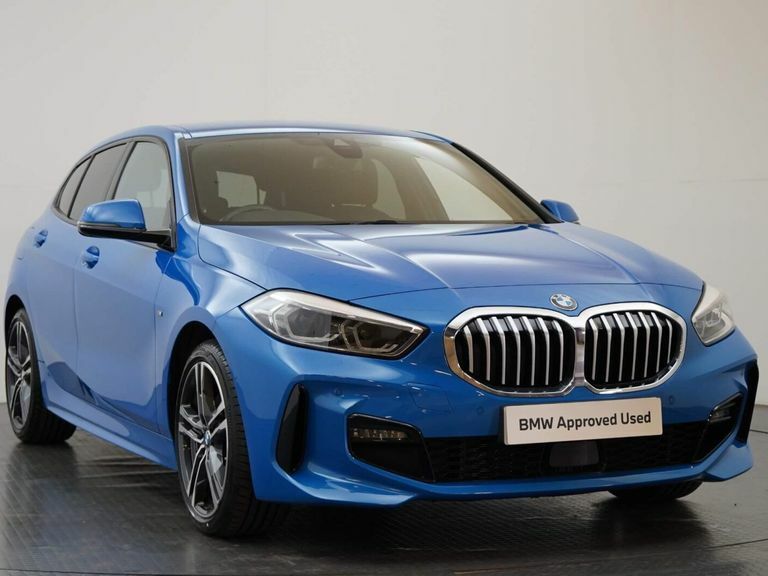 Compare BMW 1 Series 118I M Sport SO71EBD Blue