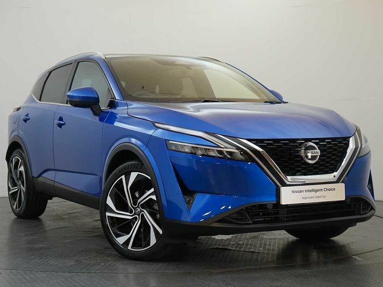 Compare Nissan Qashqai 1.3 Dig-t Mh 158 2Wd Tekna X-tronic With Bos SO21JHX Blue