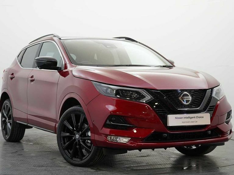 Compare Nissan Qashqai 1.3 Dig-t 140 N-tec Limited Edition With Glass Roo SP20ZZC Red