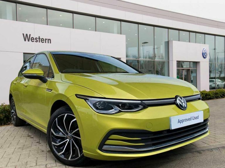 Compare Volkswagen Golf 1.5 Tsi 150Ps Style Evo DE70PYY Yellow