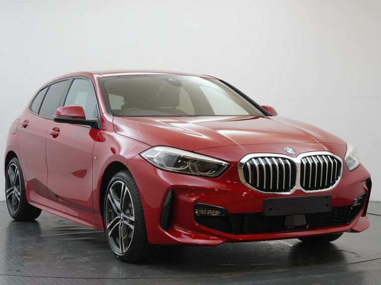 Compare BMW 1 Series 118I M Sport SO73OOB Red