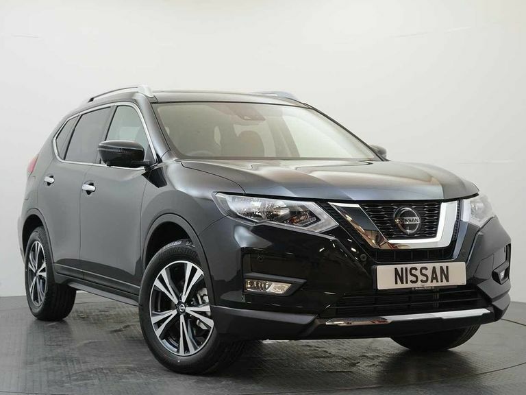 Compare Nissan X-Trail 1.7 Dci 150 4Wd N-connecta With 5 Seats And Panora SH20AVC Black