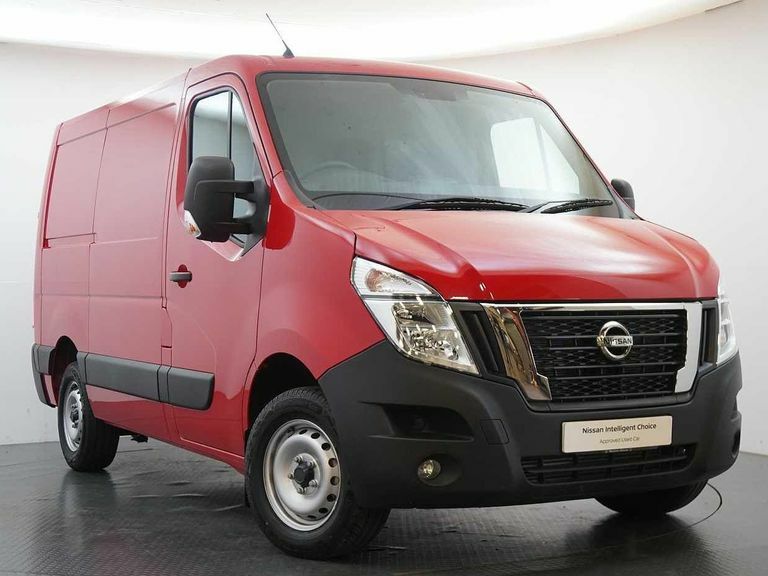 Compare Nissan InterStar 2.3 Dci 135 Tekna L1 H1 Swb 3.3T Panel Van With Ai SL73TZF Red