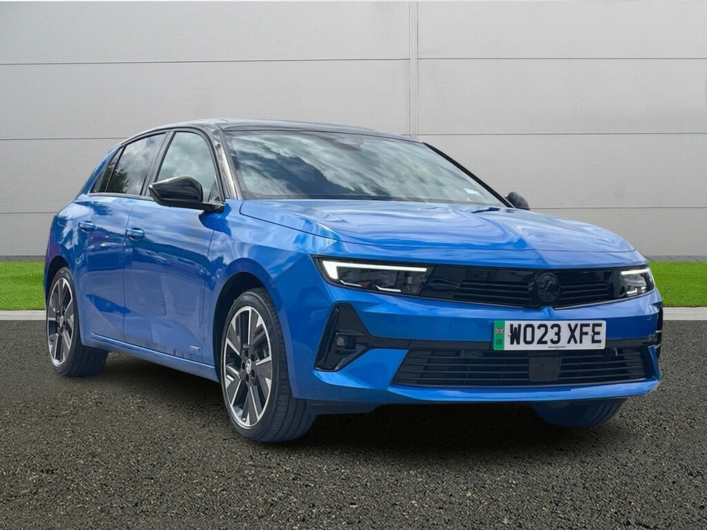 Compare Vauxhall Astra Ultimate WO23XFE Blue