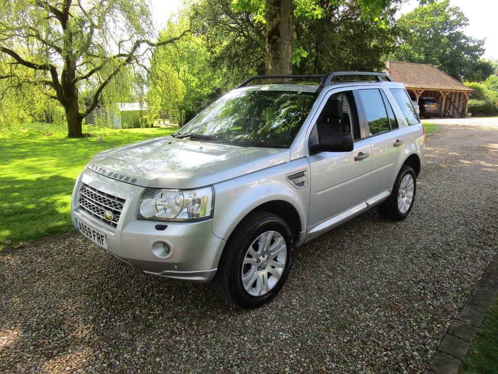 Compare Land Rover Freelander 2 2 2.2 Td4e Hse 4Wd Euro 4 Ss AD59FRF Silver