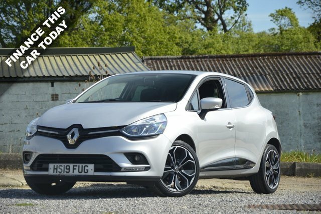 Compare Renault Clio 0.9 Iconic Tce HS19FUG Silver