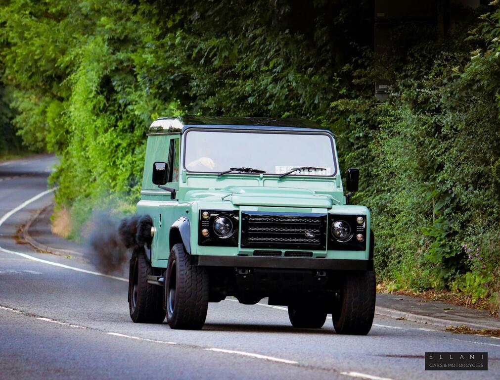 Land Rover Defender Other Green #1