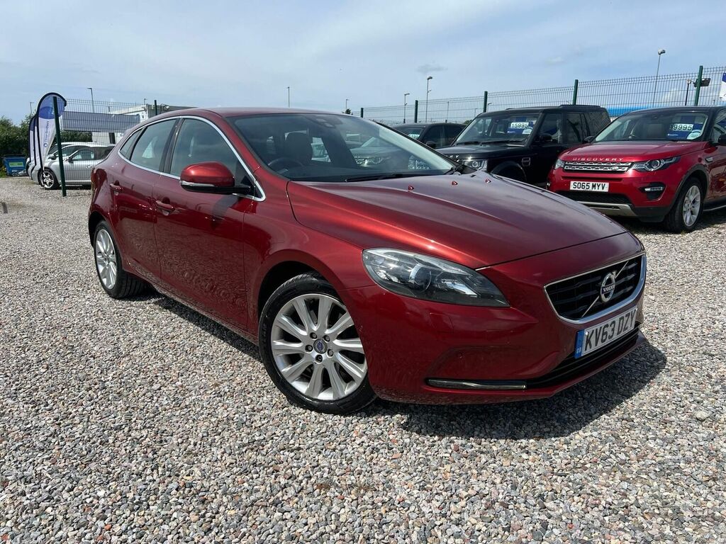 Compare Volvo V40 Hatchback 2.0 D3 Se Lux Nav Geartronic Euro 5 Ss KV63DZY Red
