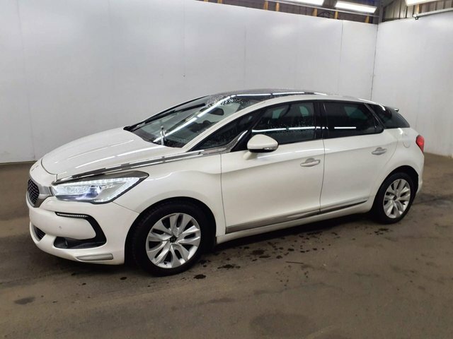 Compare DS DS 5 Bluehdi Elegance Ss CX65WAA White