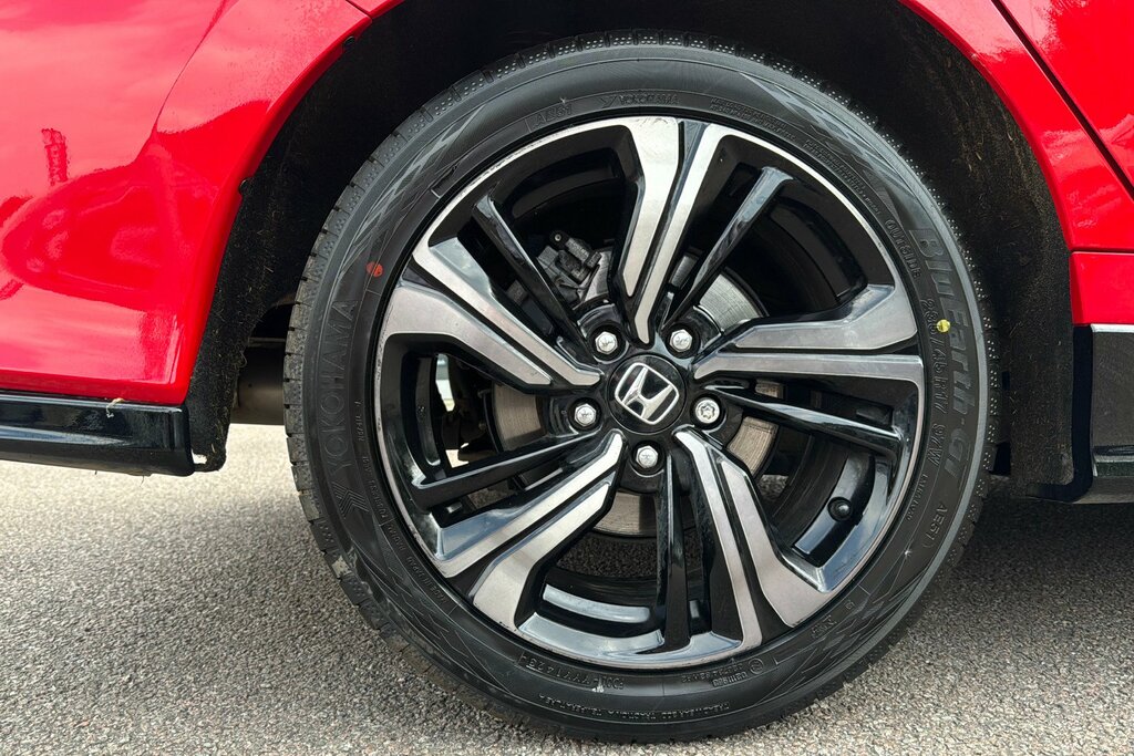 Compare Honda Civic 1.5 Vtec Turbo SB68ZTX Red