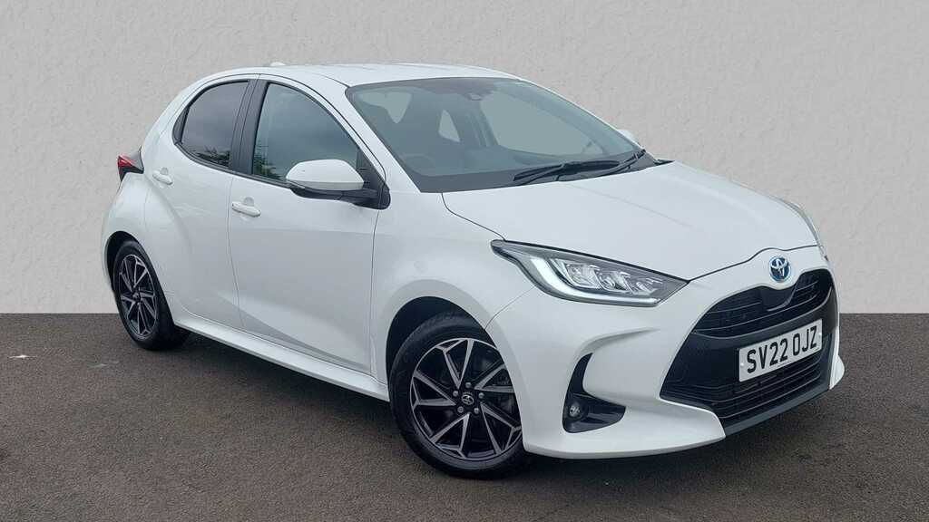 Compare Toyota Yaris 1.5 Hybrid Design Cvt SV22OJZ White