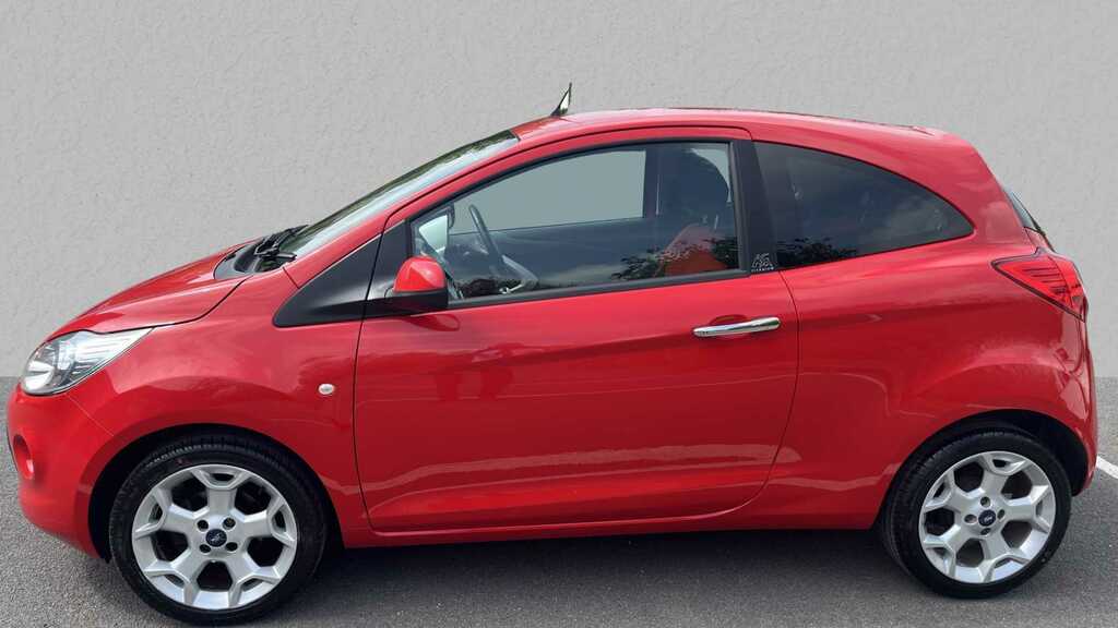 Compare Ford KA 1.2 Titanium Start Stop PF64ZXK Red