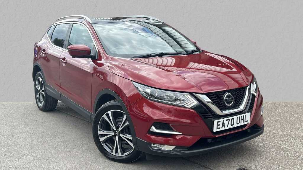 Compare Nissan Qashqai 1.3 Dig-t 160 N-connecta Dct Glass Roof Pack EA70UHL Red