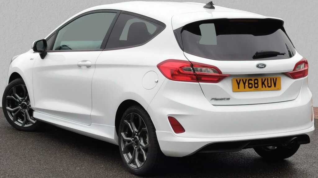 Compare Ford Fiesta St-line YY68KUV White