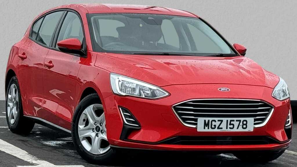 Compare Ford Focus 1.5 Ecoblue 95 Style MGZ1578 Red