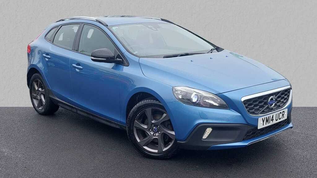Compare Volvo V40 Cross Country V40 Cross Country Luxury D2 YM14UCR Blue