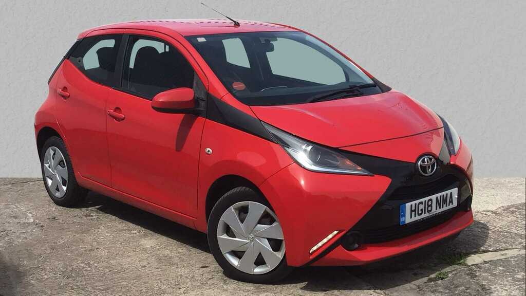 Compare Toyota Aygo 1.0 Vvt-i X-play HG18NMA Red