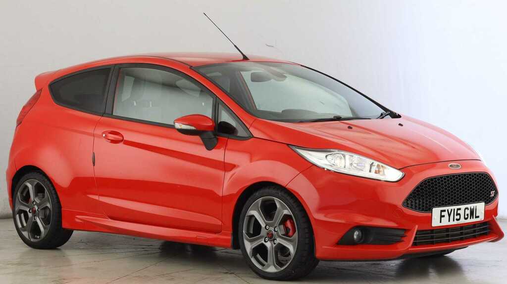 Compare Ford Fiesta 1.6 Ecoboost St-3 FY15GWL Red