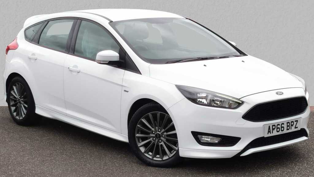 Compare Ford Focus 1.5 Tdci 120 St-line AP66BPZ White