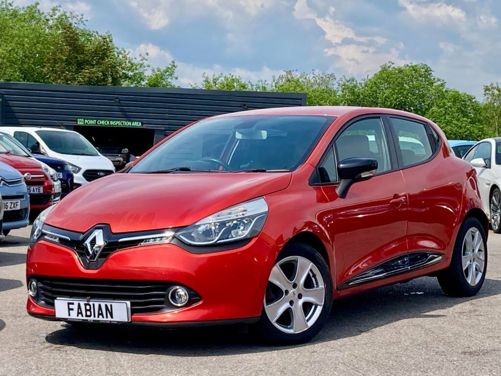 Compare Renault Clio 1.5 Dynamique Nav Dci 89 Bhp - Only MV65SVS Red