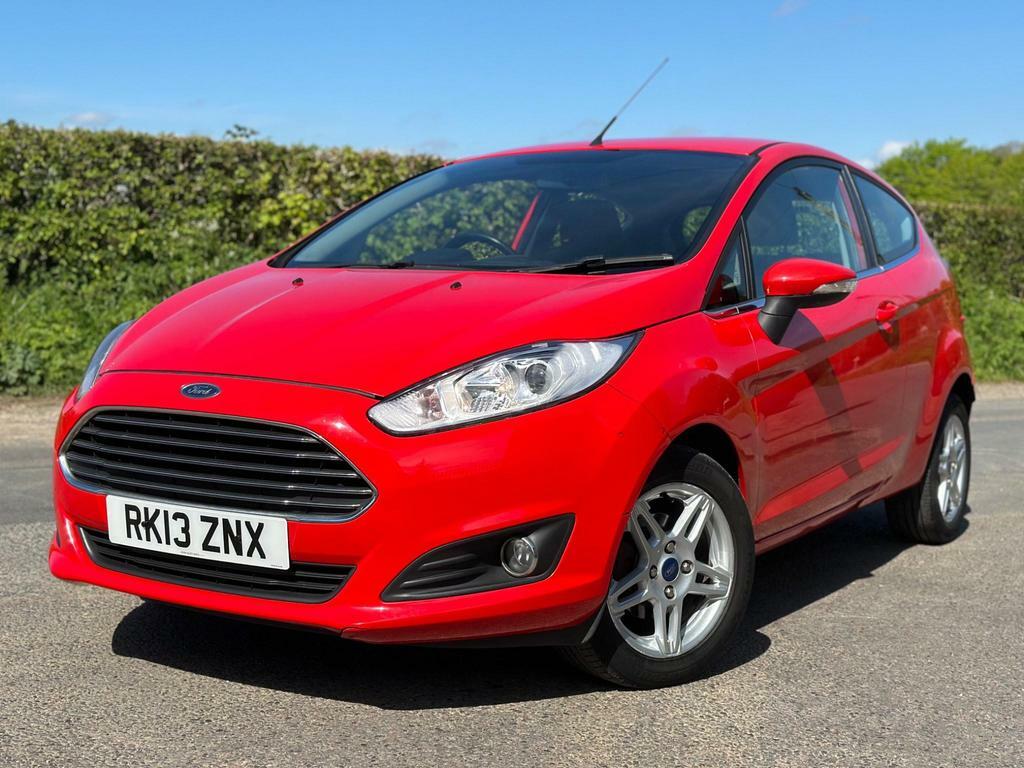 Compare Ford Fiesta 1.0T Ecoboost Zetec Euro 5 Ss RK13ZNX Red