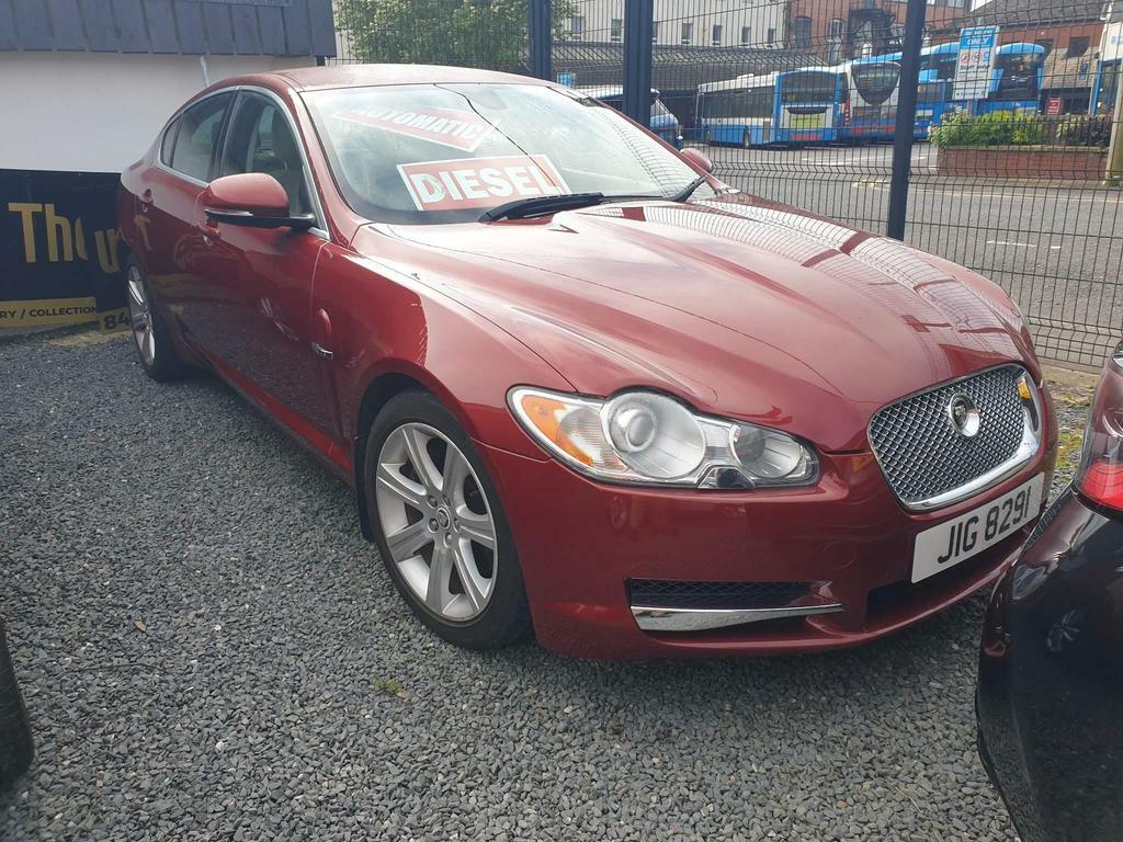 Compare Jaguar XF 3.0D V6 Luxury Euro 5  Red