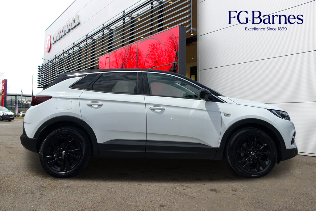 Compare Vauxhall Grandland X Sri Nav SW70MZO White