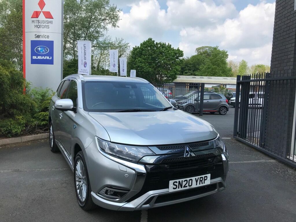 Compare Mitsubishi Outlander 4X4 2.4H Twinmotor 13.8Kwh Exceed Safety Cvt 4Wd E SN20YRP Silver