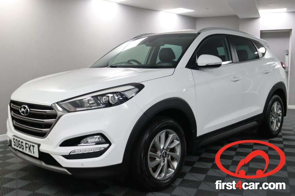 Compare Hyundai Tucson 2017 66 Crdi SO66FKT White