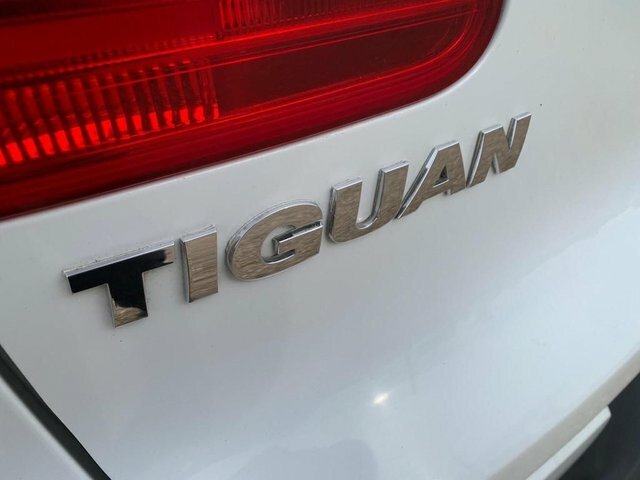 Compare Volkswagen Tiguan 2.0 Match Edition Tdi Bmt 148 Bhp MC65YGU White