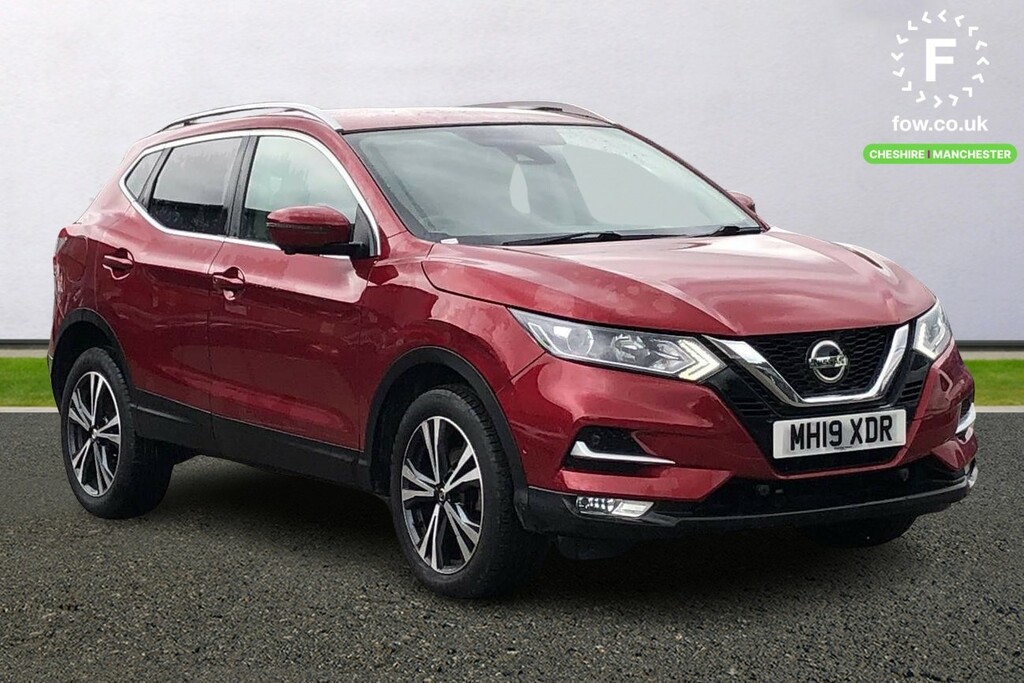 Compare Nissan Qashqai 1.5 Dci 115 N-connecta MH19XDR Red