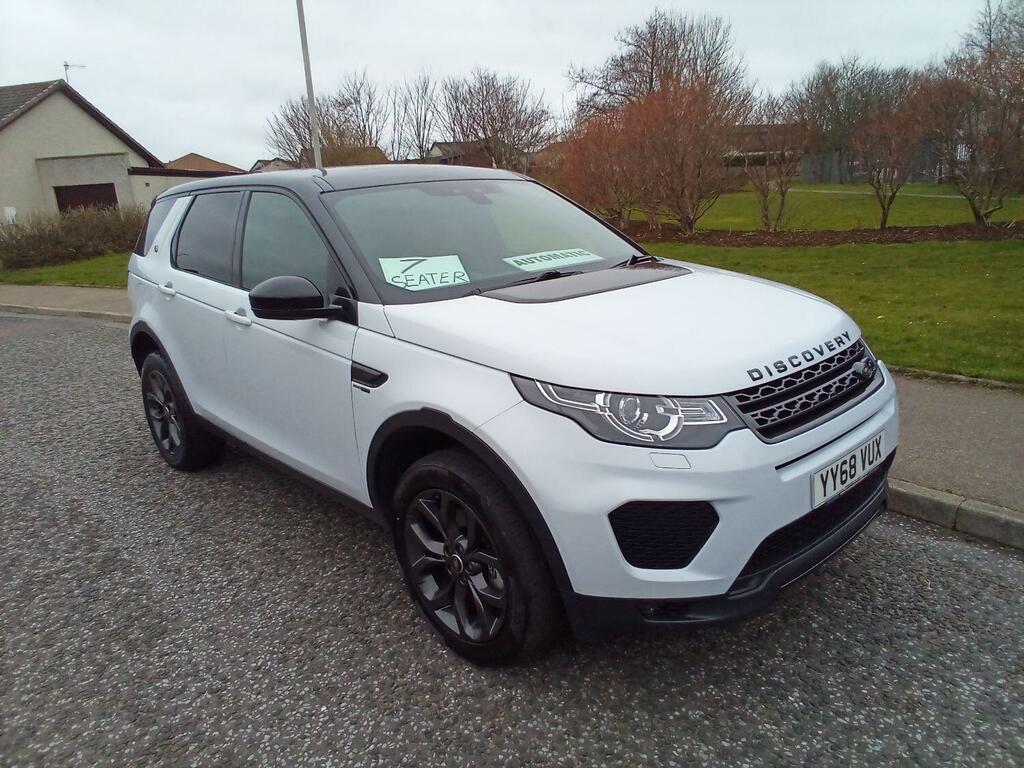 Compare Land Rover Discovery Sport Suv 2.0 Td4 180 Landmark 4Wd 201868 YY68VUX White